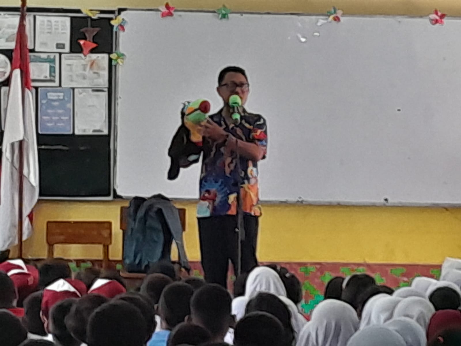 Wisata LiterAsyik Ke SDN Malaka Jaya 12